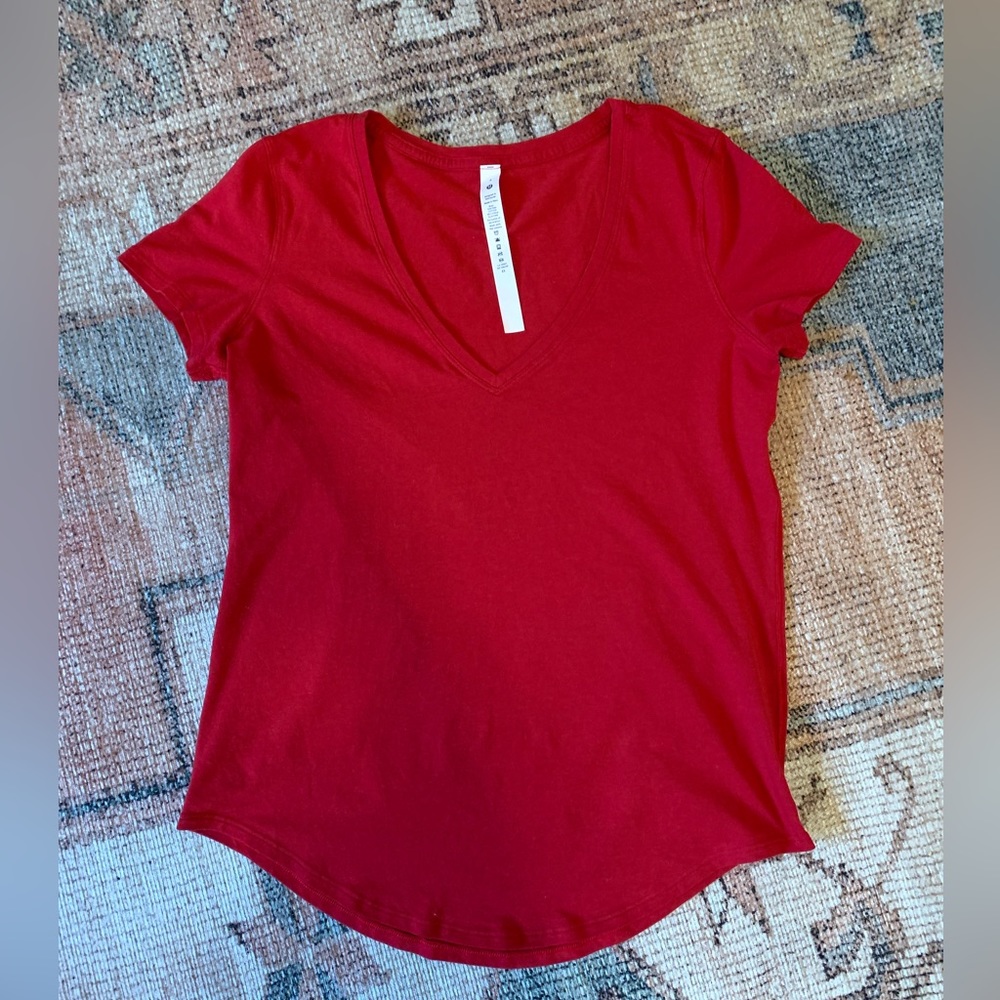 Lululemon love tee. Red. Size 4.